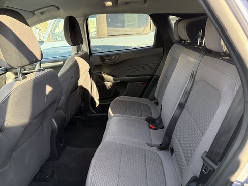 Used 2022 Ford Escape SE image 14