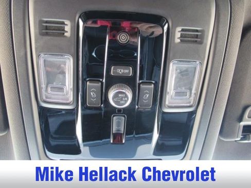 Used 2026 Chevrolet Tahoe Premier AWD/4WD image 28