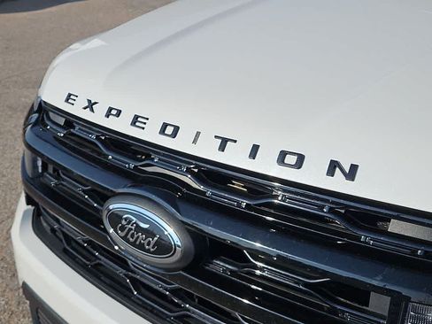 Used 2023 Ford Expedition Limited RWD image 13