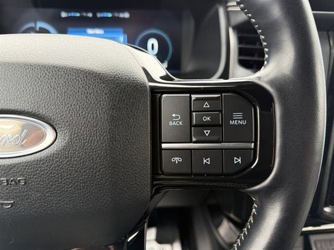 Used 2022 Ford F150 Lightning Platinum image 38