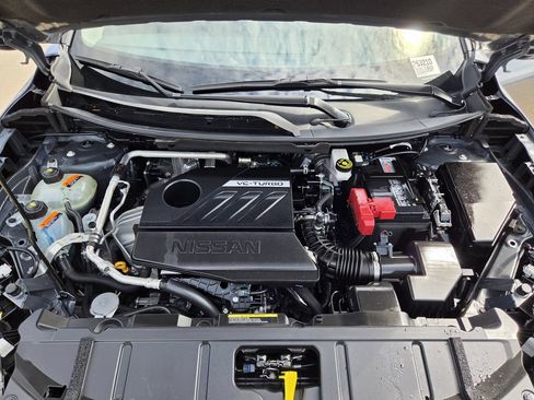Used 2025 Nissan Rogue SV FWD image 30