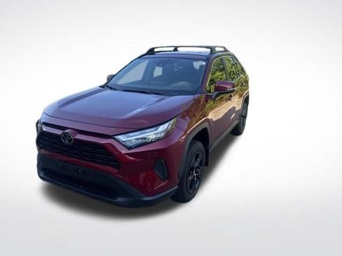 Used 2025 Toyota RAV4 XLE FWD image 7