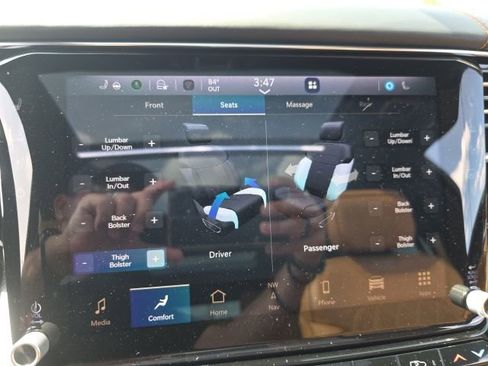 Used 2024 Jeep Grand Wagoneer L Series III w/ Rear Seat Video Group 1 AWD/4WD image 28