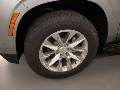 New 2026 Chevrolet Suburban Premier w/ Sun And Tow Package AWD/4WD image 8