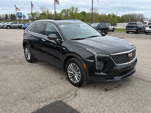 Used 2024 Cadillac XT4 Premium Luxury w/ Active Safety Package AWD/4WD image 3