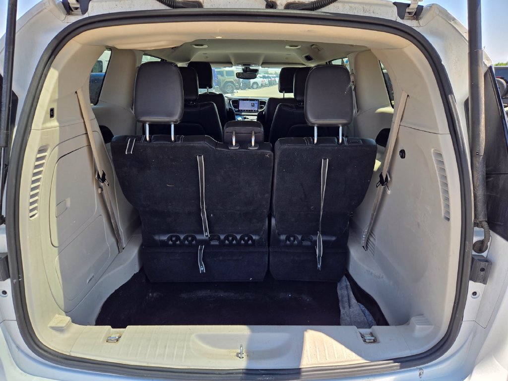 Used 2024 Chrysler Pacifica Limited FWD image 24