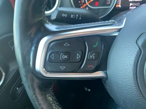 Used 2018 Jeep Wrangler Unlimited Sahara w/ Uconnect 4C Nav & Sound Group AWD/4WD image 18