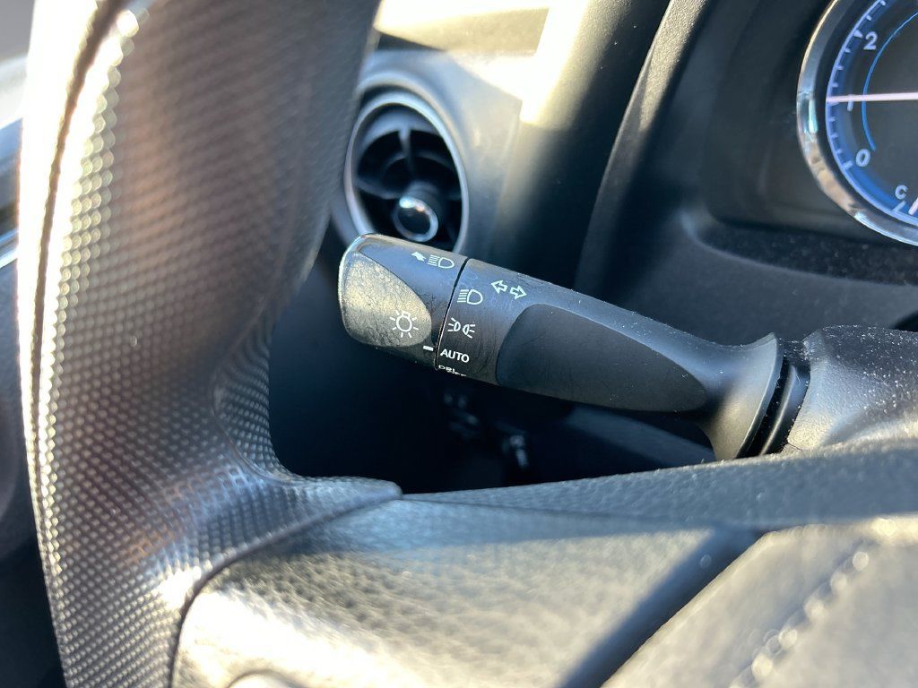 Used 2017 Toyota Corolla LE FWD image 19