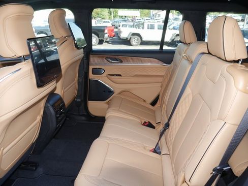 New 2025 Jeep Grand Cherokee L Summit image 30