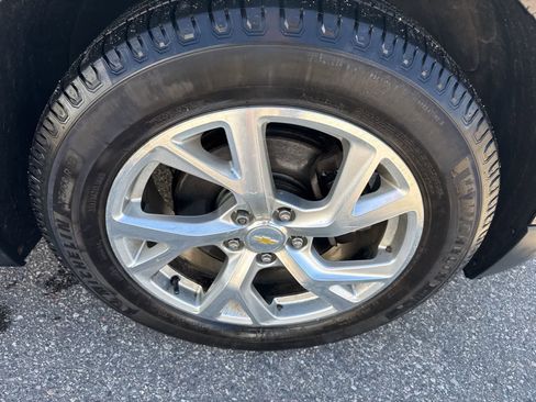 Used 2018 Chevrolet Equinox LT image 12