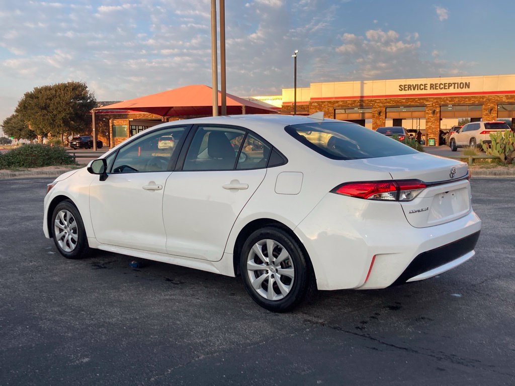 Certified 2022 Toyota Corolla LE FWD image 7
