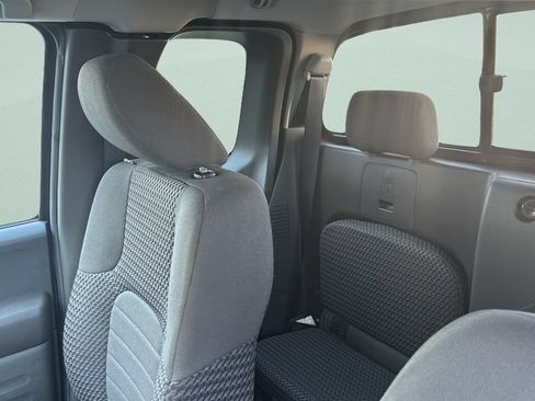 Used 2017 Nissan Frontier SV RWD image 13