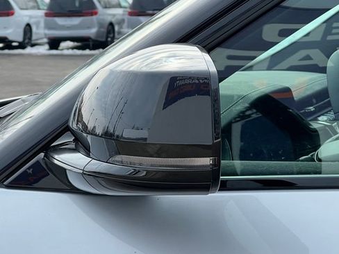 New 2025 Jeep Grand Cherokee Limited image 40