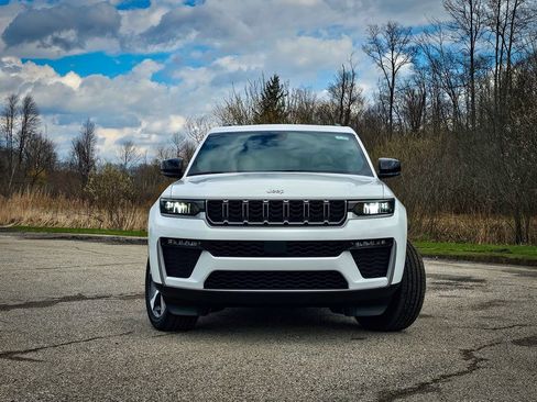 New 2026 Jeep Grand Cherokee Limited AWD/4WD image 8