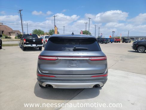 Used 2022 Lincoln Corsair FWD w/ Premium Package image 6