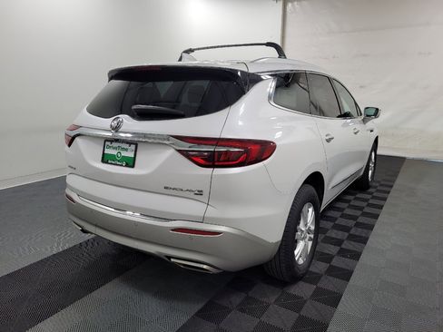 Used 2018 Buick Enclave Essence AWD/4WD image 9