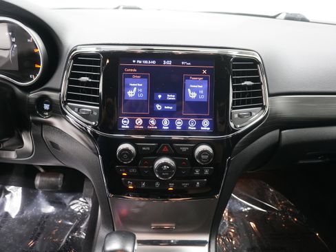 Used 2020 Jeep Grand Cherokee Laredo w/ Laredo X Package RWD image 21