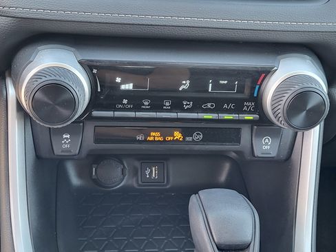 Certified 2025 Toyota RAV4 LE image 29