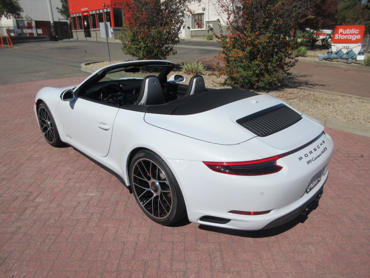 Used 2018 Porsche 911 Carrera GTS Cabriolet image 95