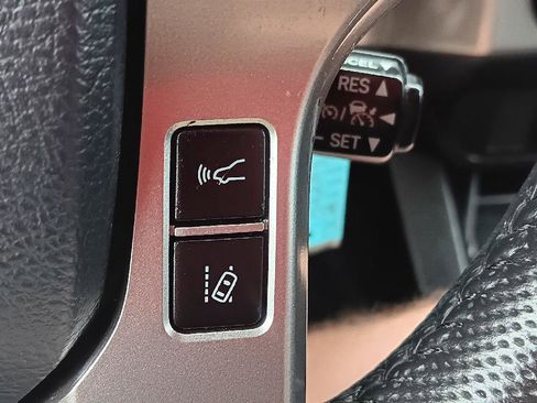 Used 2019 Toyota Tacoma SR5 image 19