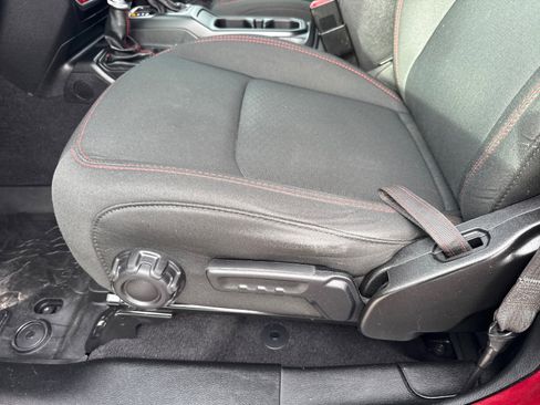 Used 2021 Jeep Wrangler Unlimited Rubicon image 11