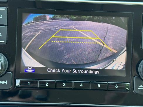 Used 2018 Honda CR-V LX image 23