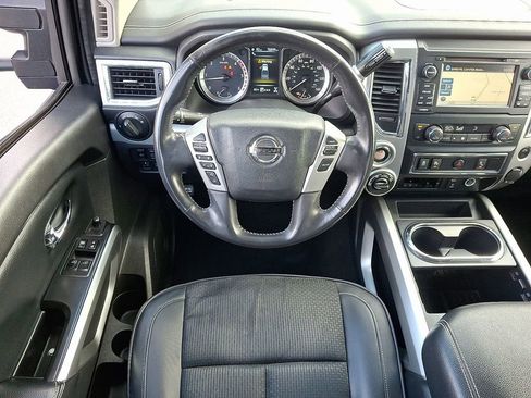 Used 2017 Nissan Titan PRO-4X image 6