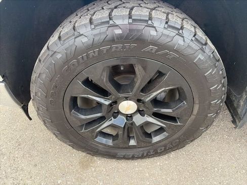 Used 2023 Chevrolet Silverado 1500 LTZ AWD/4WD image 10