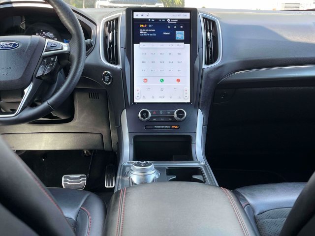 Certified 2024 Ford Edge ST-Line AWD/4WD image 15