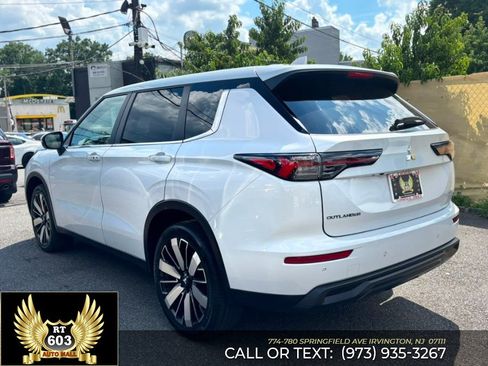 Used 2025 Mitsubishi Outlander SE AWD/4WD image 4