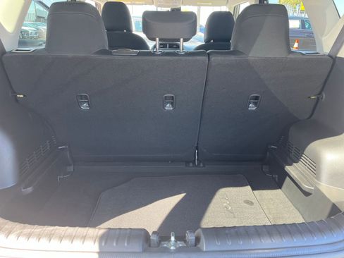 Used 2025 Kia Soul LX w/ LX Technology Package FWD image 31
