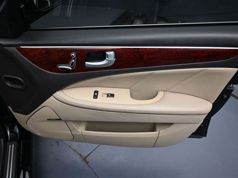 Used 2012 Hyundai Equus Signature RWD image 29