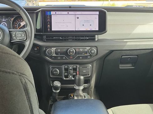 Used 2024 Jeep Wrangler Sport S image 23