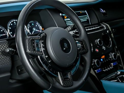 Used 2023 Rolls-Royce Cullinan Black Badge w/ Driver's Package image 27