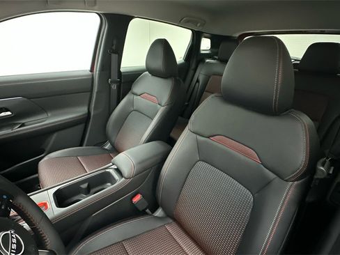 New 2026 Nissan Kicks SR w/ Cold Weather Package image 9
