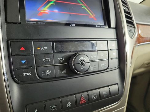 Used 2013 Jeep Grand Cherokee Limited w/ Luxury Group II image 27