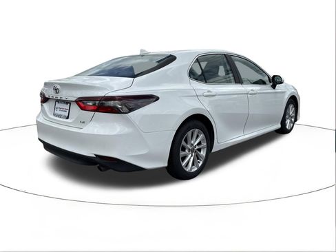 Used 2024 Toyota Camry LE image 3