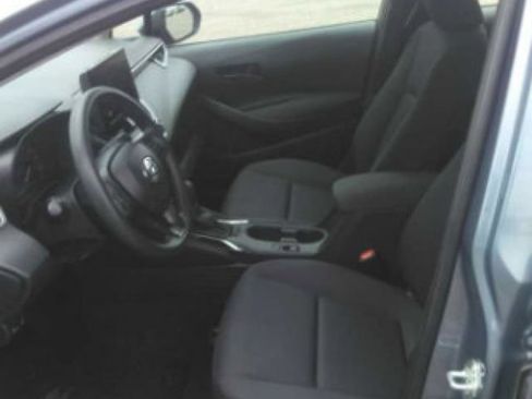 Used 2023 Toyota Corolla LE FWD image 2