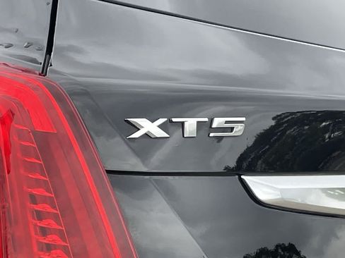Used 2018 Cadillac XT5 FWD w/ LPO, Wheel Lock Package image 35