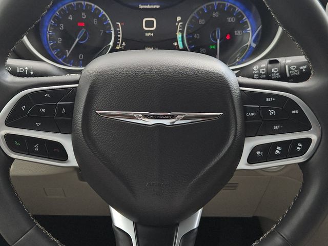 Used 2024 Chrysler Pacifica Touring-L FWD image 26