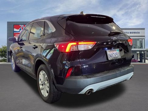 Used 2021 Ford Escape SE FWD image 3
