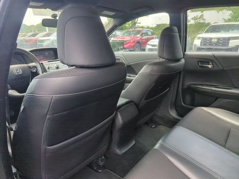 Used 2017 Honda Accord Sport image 19