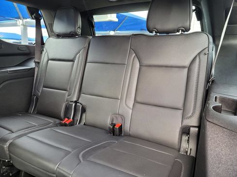 Used 2025 GMC Yukon Denali AWD/4WD image 4