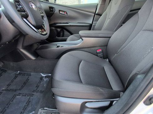 Used 2019 Toyota Prius LE image 17