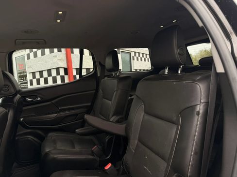 Used 2019 GMC Acadia SLT FWD image 30