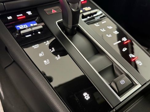 Certified 2026 Porsche Macan image 29