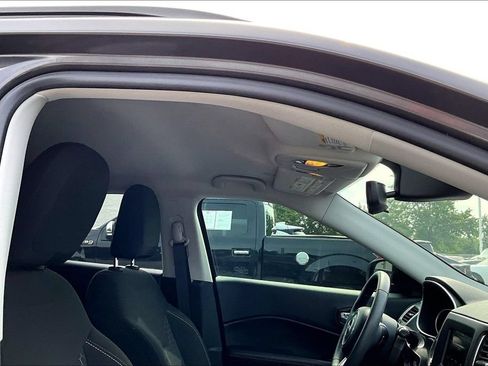 Used 2020 Jeep Compass Sport FWD image 23