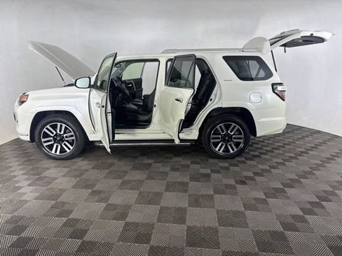 Used 2022 Toyota 4Runner Limited AWD/4WD image 9