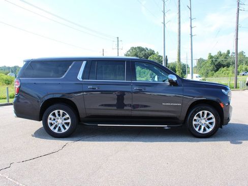 Used 2024 Chevrolet Suburban Premier RWD image 17