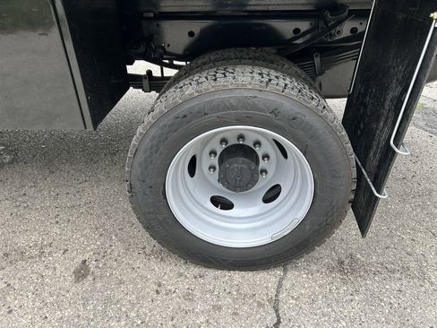 New 2025 Ford F550 XL image 34